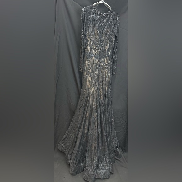 MAC DUGGAL 79291 NWT Beaded Illusion Long Sleeve Plunge Neck Gown - Picture 5 of 9